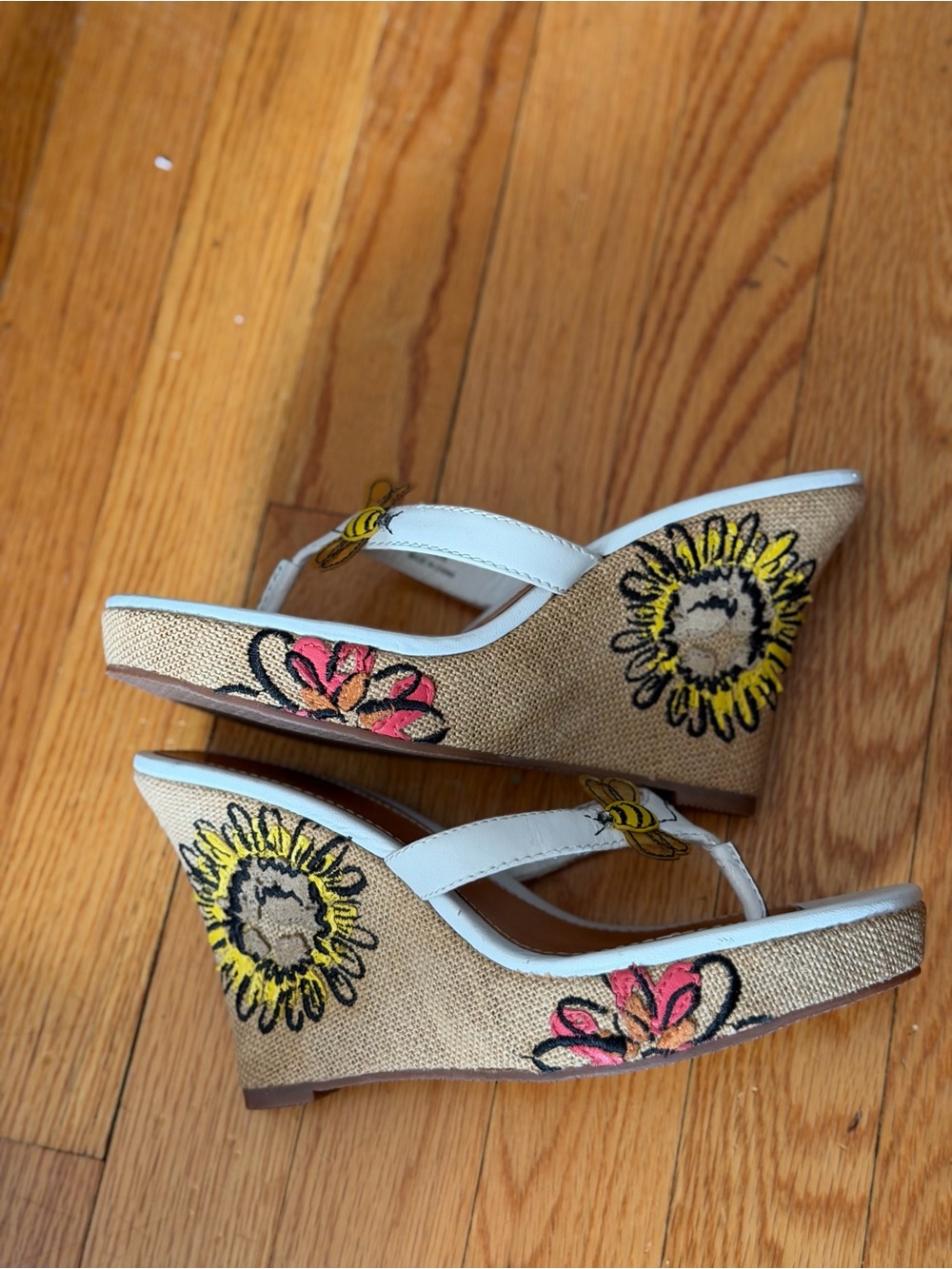 Coach White Leather Bee Embellished Thong Mules 7.5 Y2K vintage pristine - Picture 2 of 7